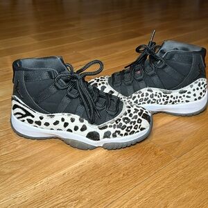 Jordan 11 “Animal Instinct” Black & white